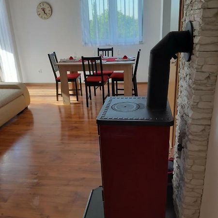 Apartman Igy Vinkuran Exteriör bild